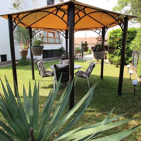 Apartment Malinska 7 מאלינסקה