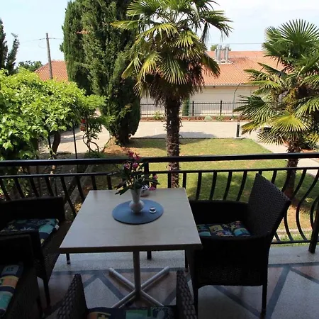 Apartment Malinska 7 דירה מאלינסקה
