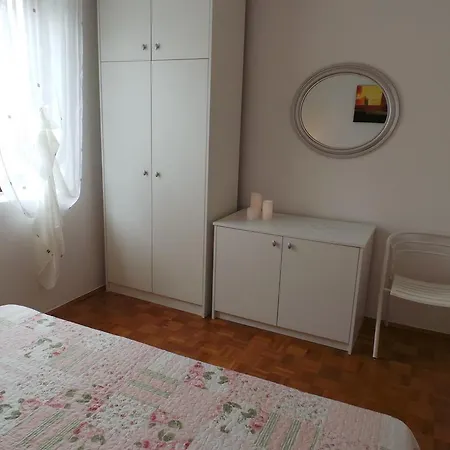 Apartment Malinska 7 דירה מאלינסקה