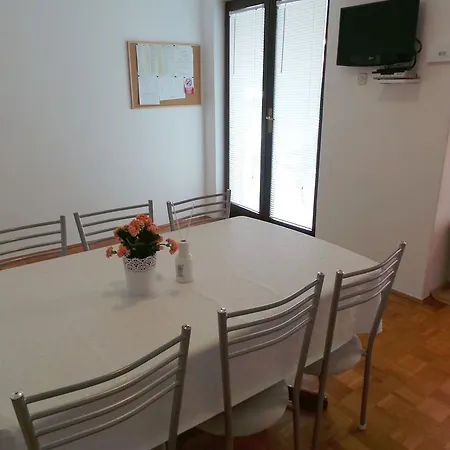 Apartment Malinska 7 דירה *