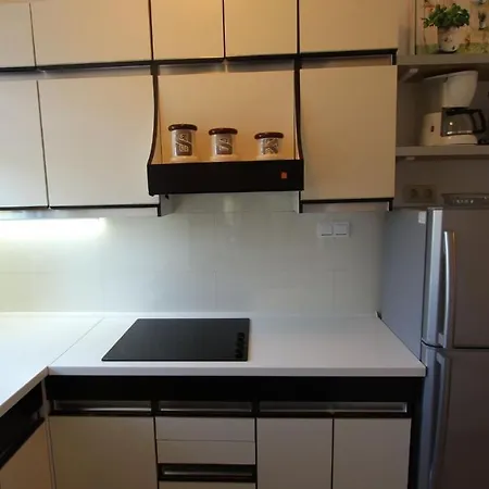 Apartment Malinska 7 דירה מאלינסקה