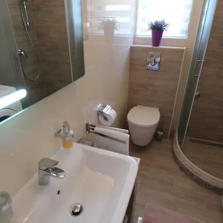 Apartment Malinska 7 דירה *